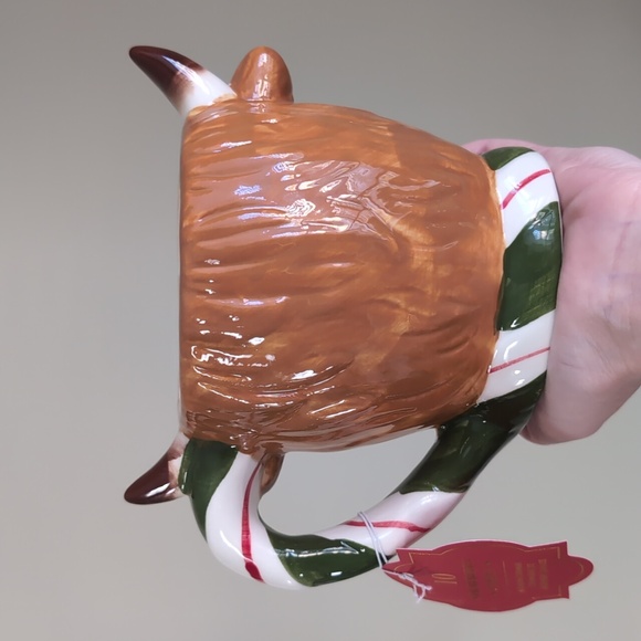 10 Strawberry Street 🐮 Holiday Highland Cow Sculpted Mug with Candy Cane Handle - Picture 2 of 6